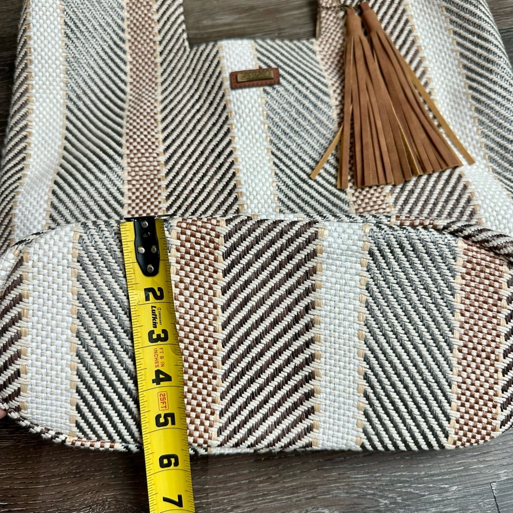 Elegant Striped Tote Bag in Cream and Brown - Picture 4 of 7